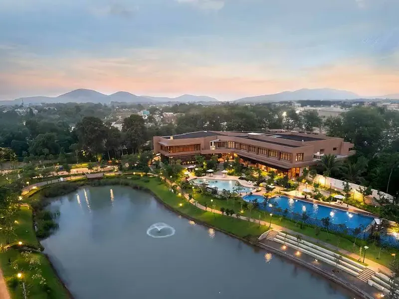 Render danau dan Resort Club LakePark saat senja, CitraGarden Serpong